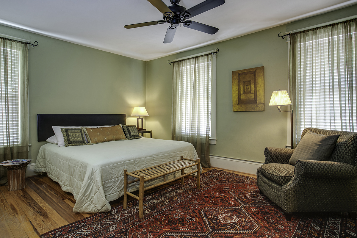 Adora Inn - Mount Dora Hotel - Historic, Comfortable & Stylish