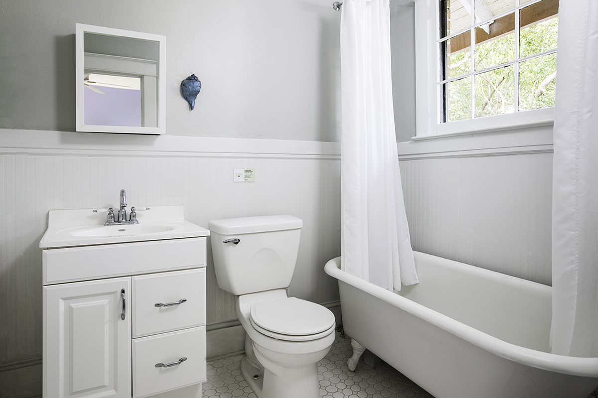 Adora Inn - Mount Dora Hotel - Historic, Comfortable & Stylish
