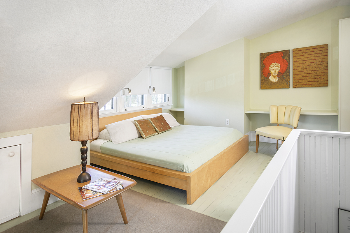 Adora Inn - Mount Dora Hotel - Historic, Comfortable & Stylish