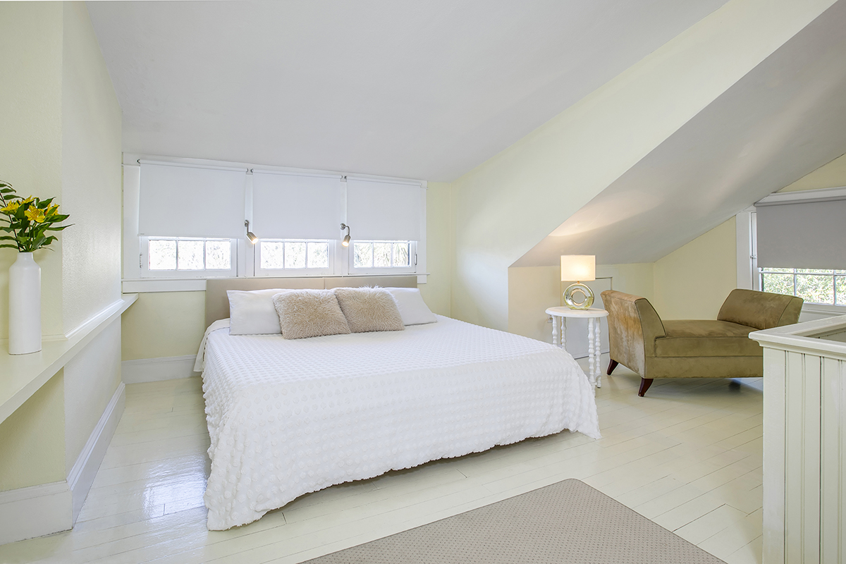 Adora Inn - Mount Dora Hotel - Historic, Comfortable & Stylish